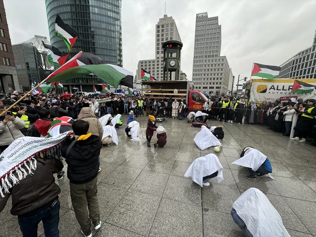 Berlin'de Filistin'e destek gösterisi yapıldı
