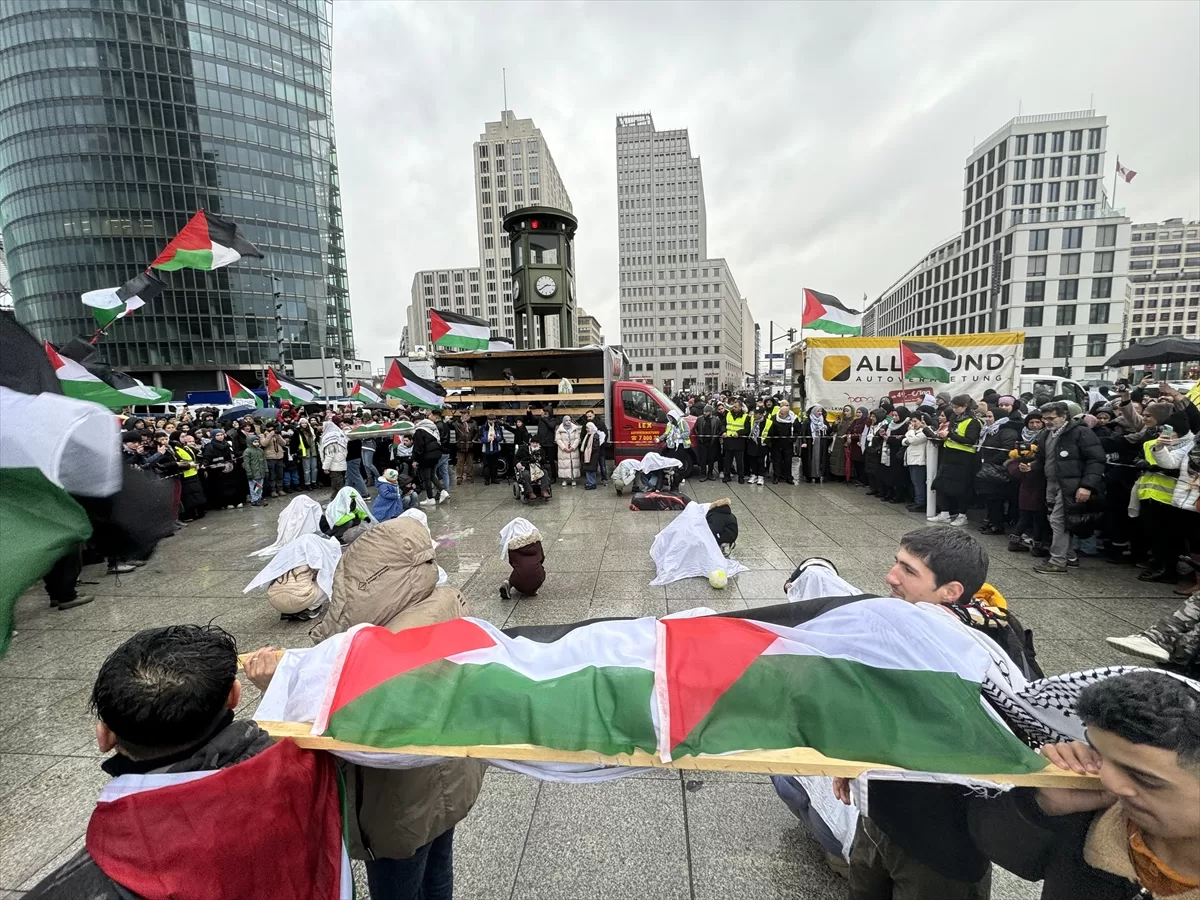 Berlin'de Filistin'e destek gösterisi yapıldı