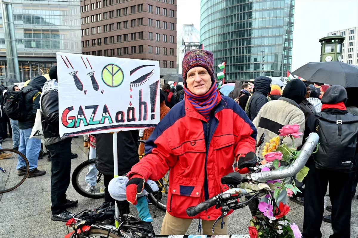 Berlin'de Filistin'e destek gösterisi yapıldı
