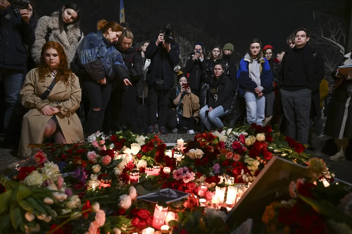 Aleksey Navalnıy, Berlin’deki Rus Büyükelçiliği önünde anıldı