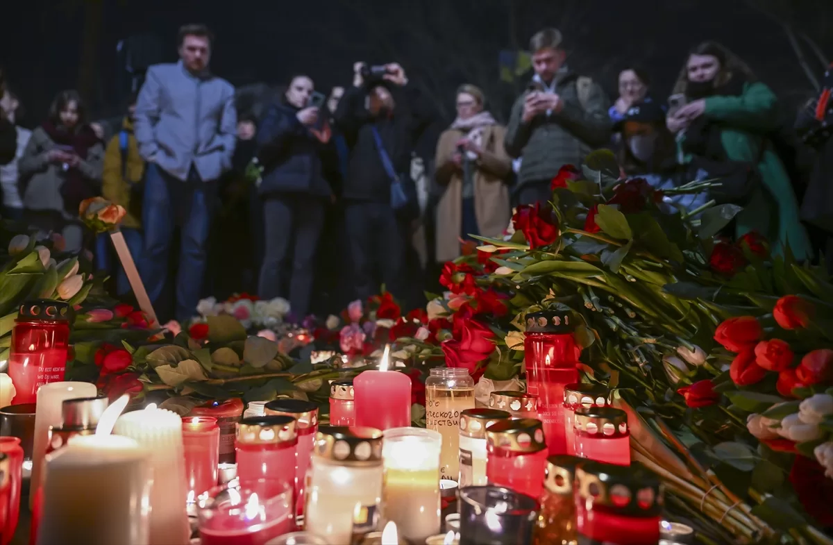 Aleksey Navalnıy, Berlin’deki Rus Büyükelçiliği önünde anıldı