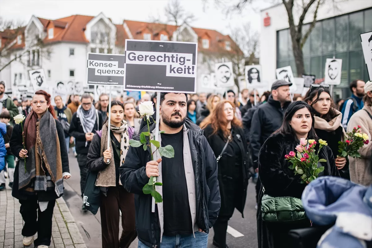 Hanau kentinde ırkçılık ve teröre karşı miting düzenlendi