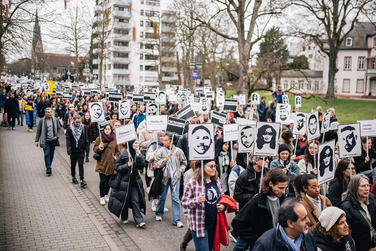Hanau kentinde ırkçılık ve teröre karşı miting düzenlendi