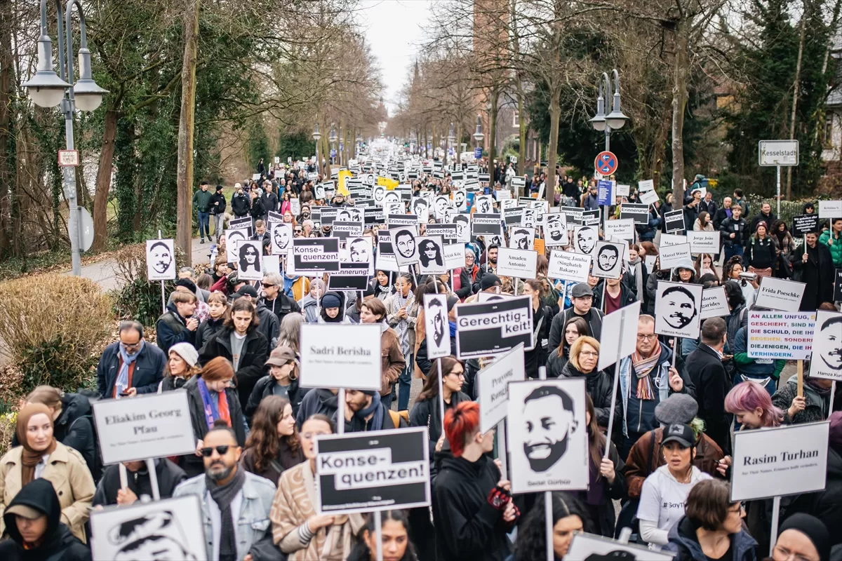 Hanau kentinde ırkçılık ve teröre karşı miting düzenlendi
