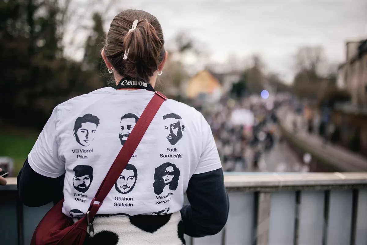 Hanau kentinde ırkçılık ve teröre karşı miting düzenlendi