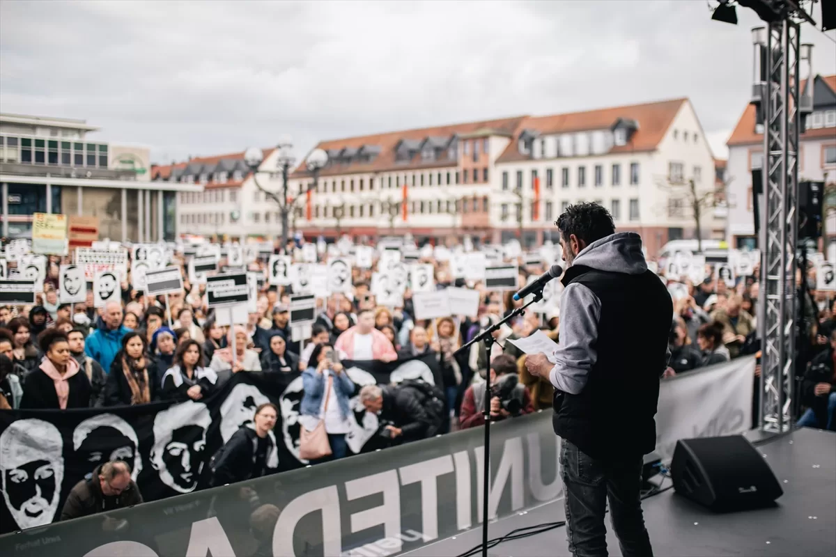 Hanau kentinde ırkçılık ve teröre karşı miting düzenlendi