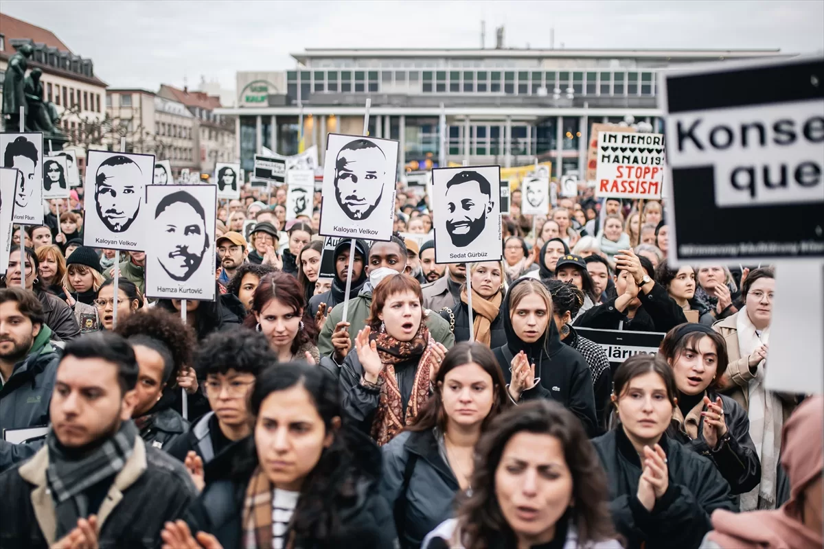 Hanau kentinde ırkçılık ve teröre karşı miting düzenlendi