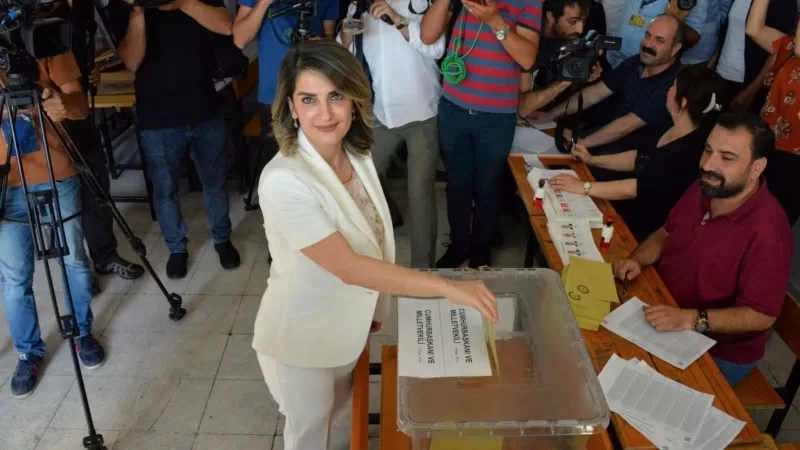 Başak Demirtaş İstanbul’da aday olmayacağını açıkladı