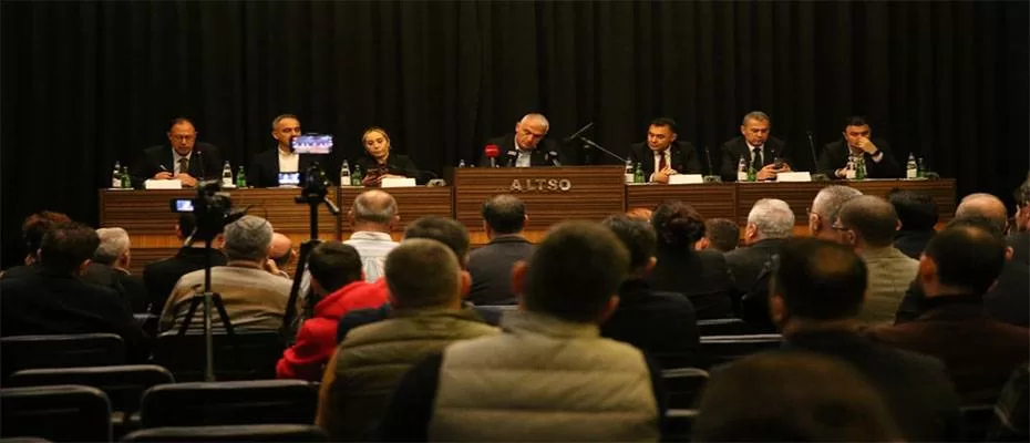 Bakan Ersoy: 2028'de turist sayısında dünyada ilk 3 sırada yer almayı hedefliyoruz