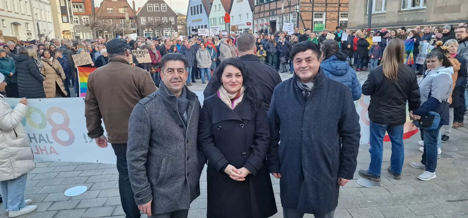 IRKÇILIK VE AVRUPA’DA YÜKSELEN AŞIRI SAĞ TARTIŞILDI