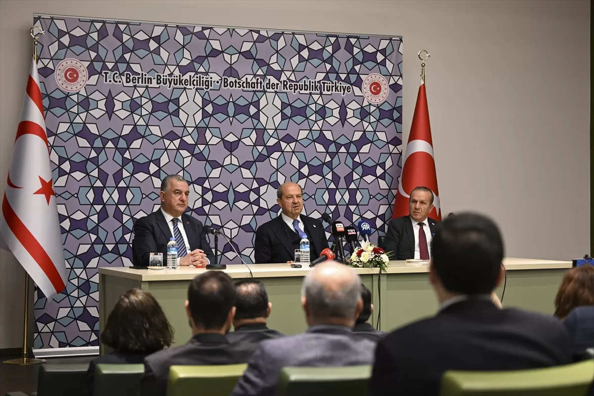 Tatar, Kıbrıs meselesinde eşitlik temelinde iki devletli çözüm istediklerini belirtti