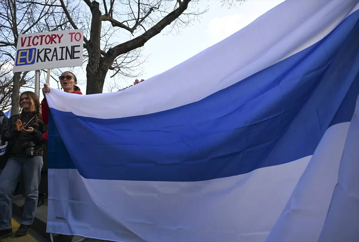 Putin, Berlin`de protesto edildi