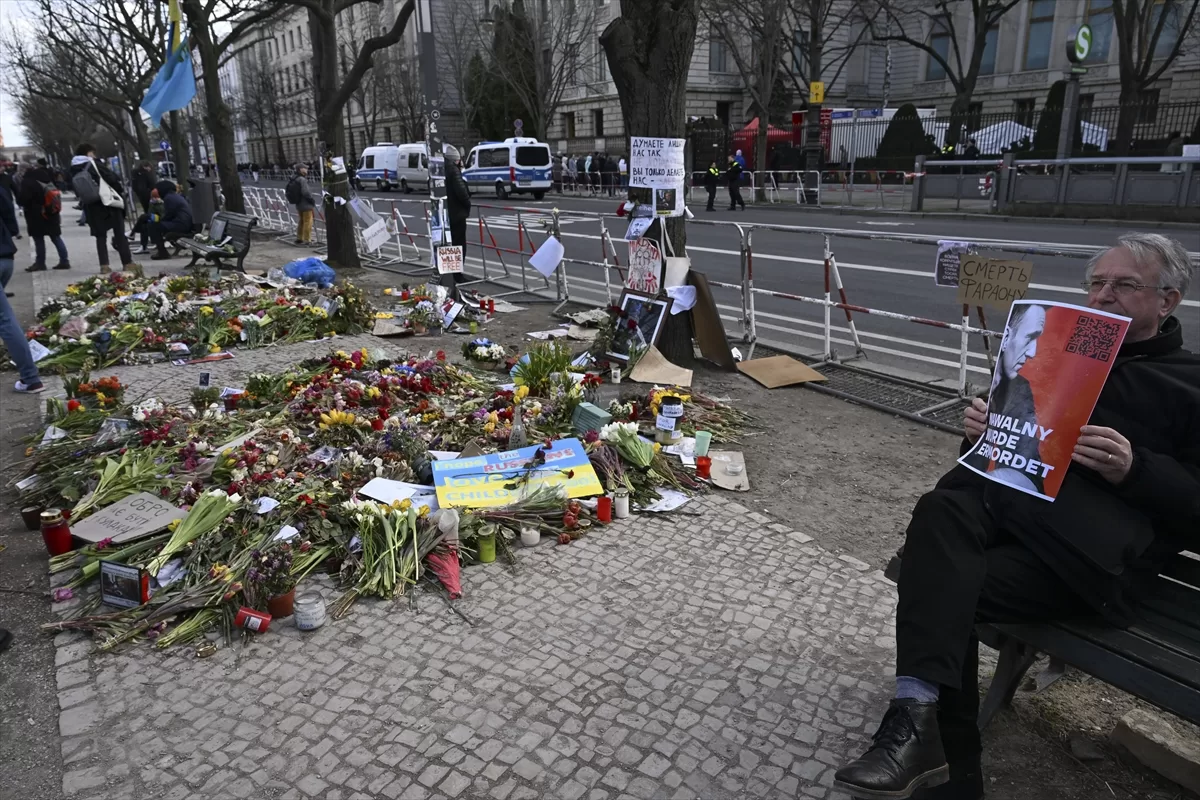 Putin, Berlin`de protesto edildi