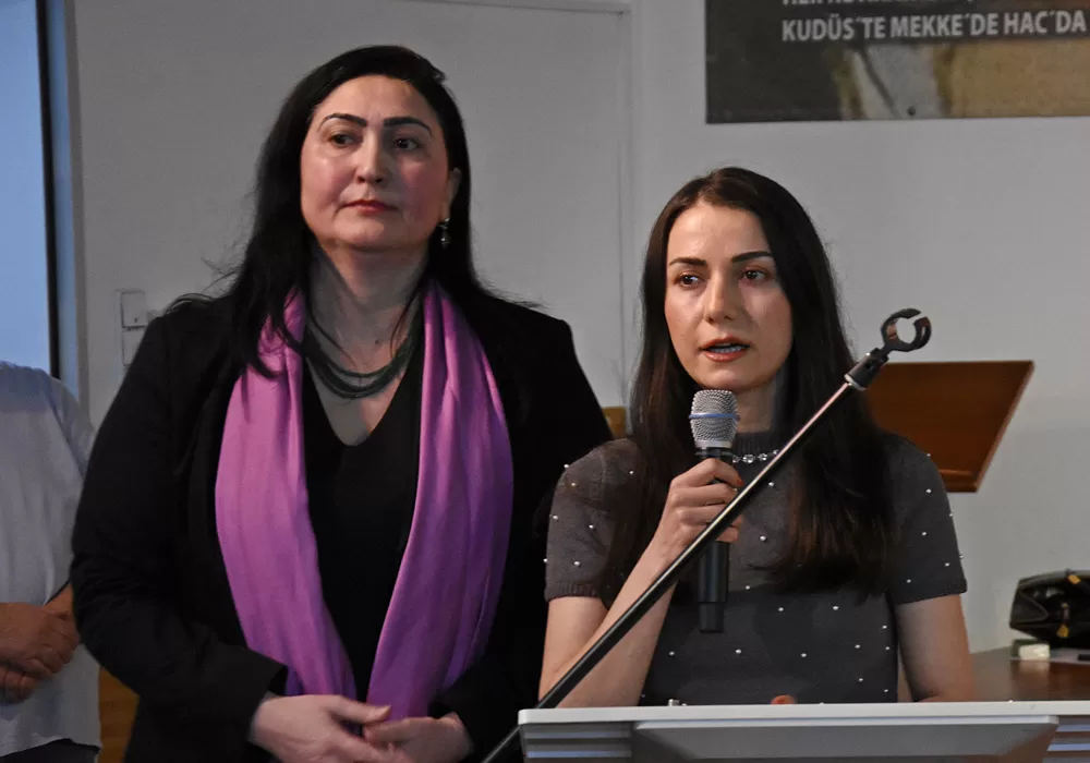 Berlin Cem Evi`nde coşkulu 8 Mart kutlaması