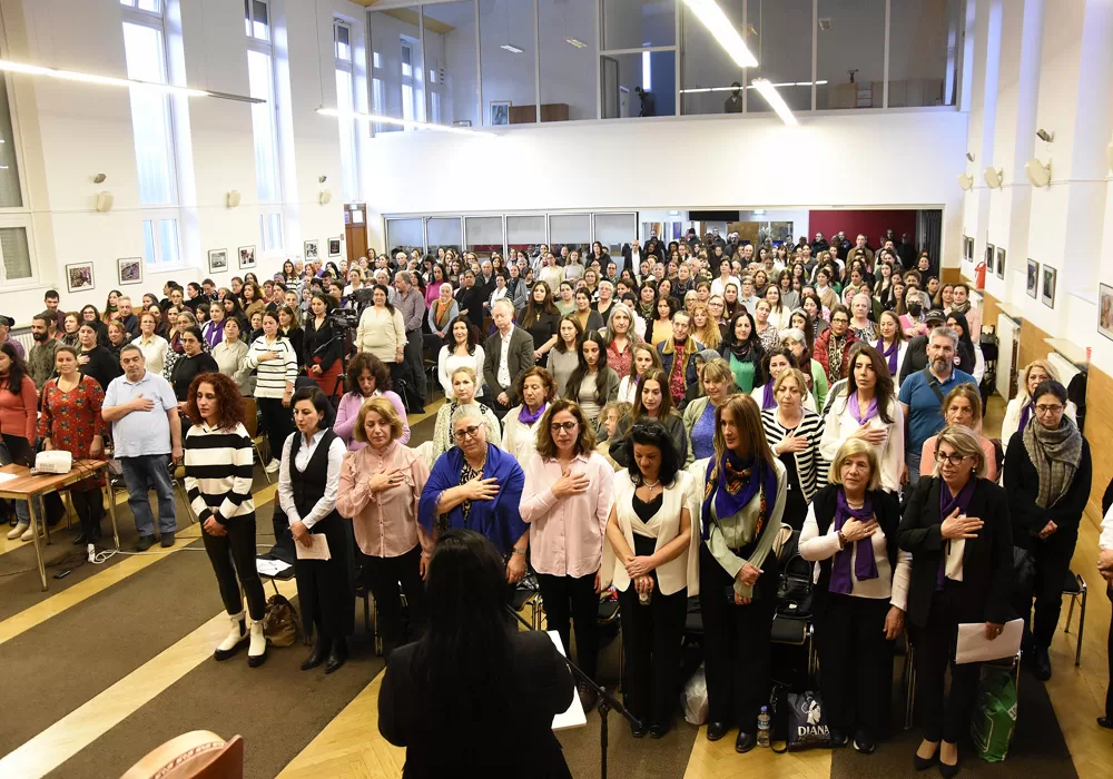Berlin Cem Evi`nde coşkulu 8 Mart kutlaması