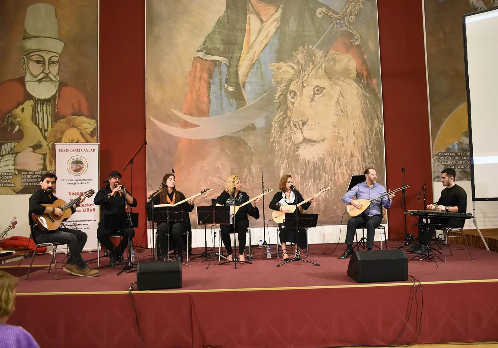Berlin Cem Evi`nde coşkulu 8 Mart kutlaması