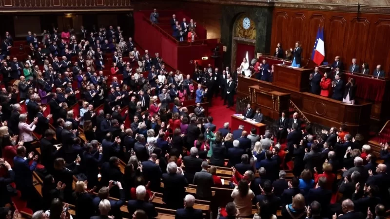 Dünyada ilk kez kürtaj “anayasal hak” oldu