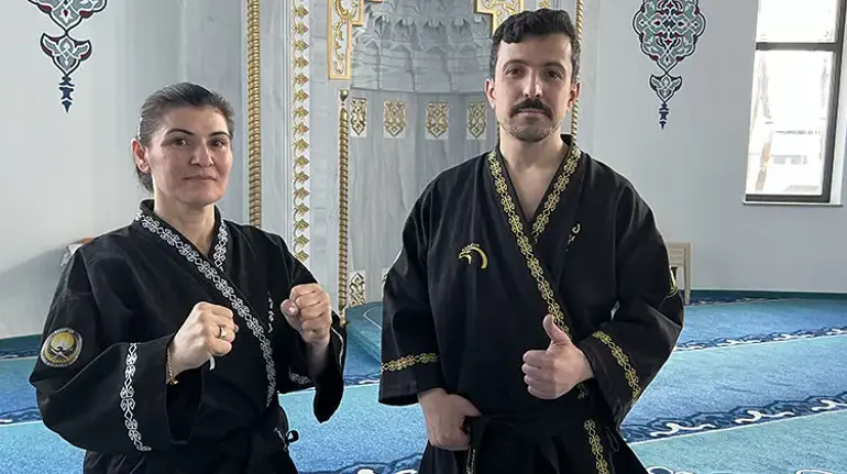 Camilerde gençlere ücretsiz ‘Bagatur’ dersleri veriyor