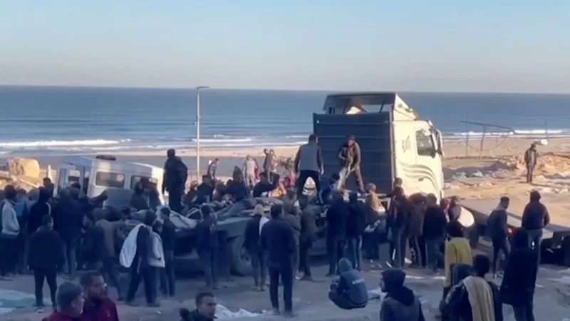 Gazze gıda yardımı hattına ateş açılması ateşkes görüşmelerini zorlaştıracak