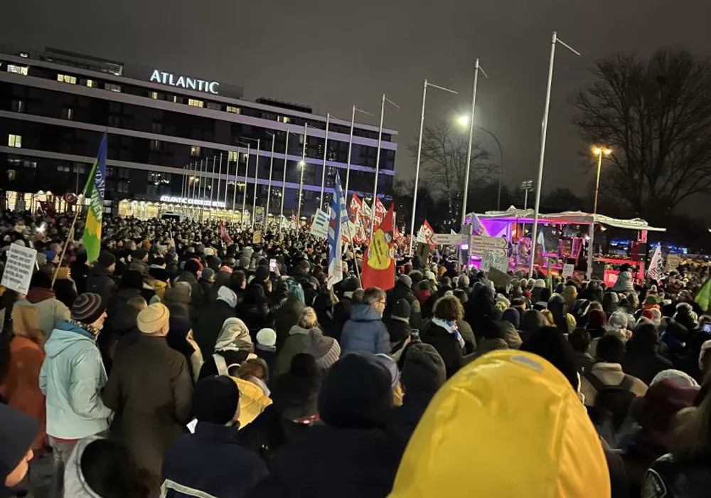 IRKÇILIK VE AVRUPA’DA YÜKSELEN AŞIRI SAĞ TARTIŞILDI