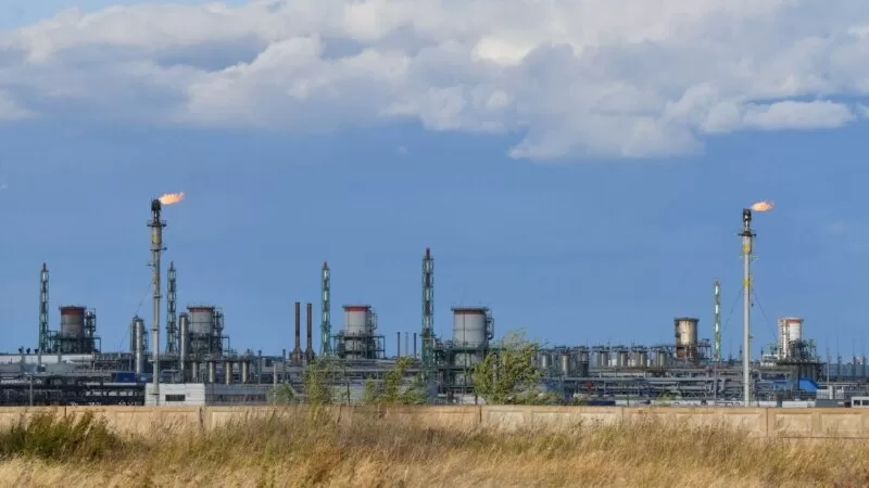 Kremlin, petrol ödemelerindeki gecikmelerle ilgili haberin ardından Rusya'nın ortaklarıyla çalıştığını bildirdi