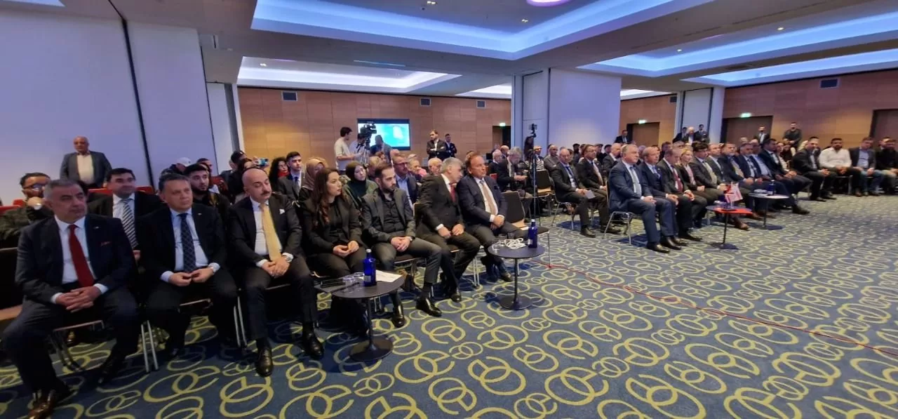 Tatar, Berlin’de Türk-Alman iş insanlarını Kıbrıs’a yatırıma çağırdı