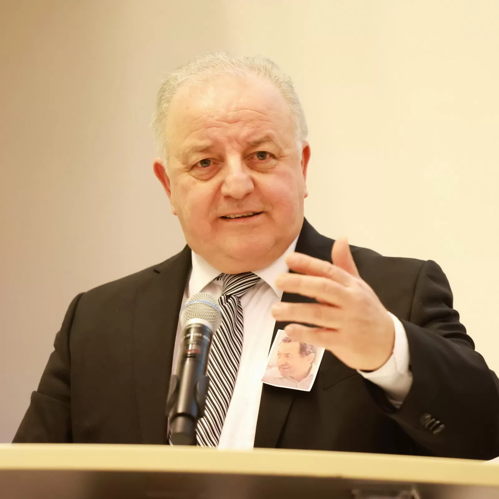 Dr. Ertekin Özcan, gözyaşları arasında doğum gününde anıldı