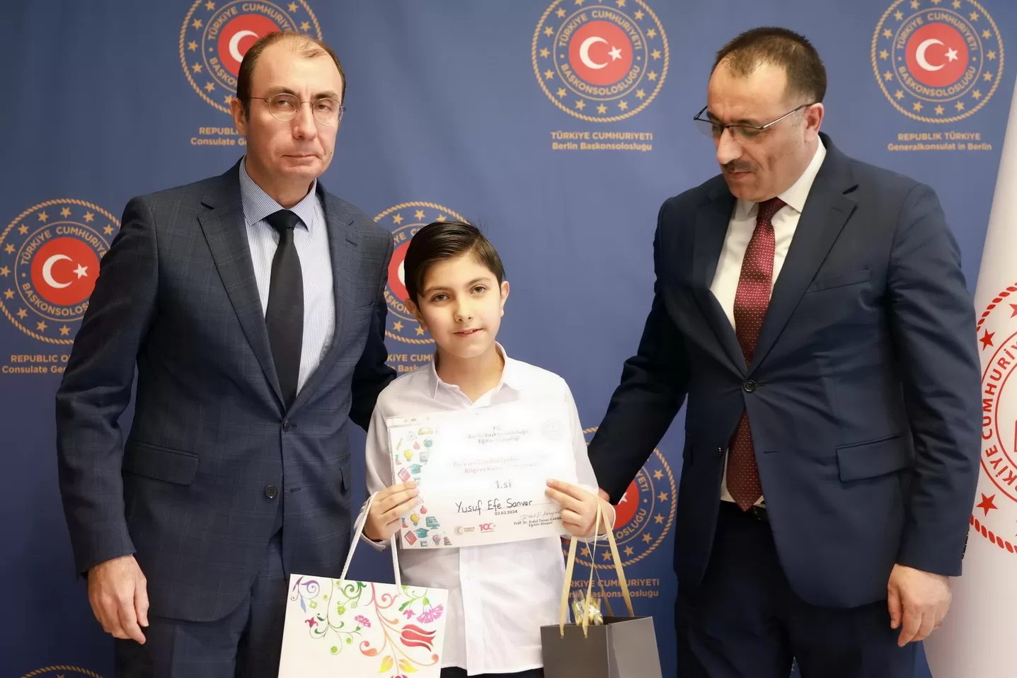 Berlin`de Cumhuriyet`in 100. Yılı Bilgi ve Kültür Yarışması düzenledi