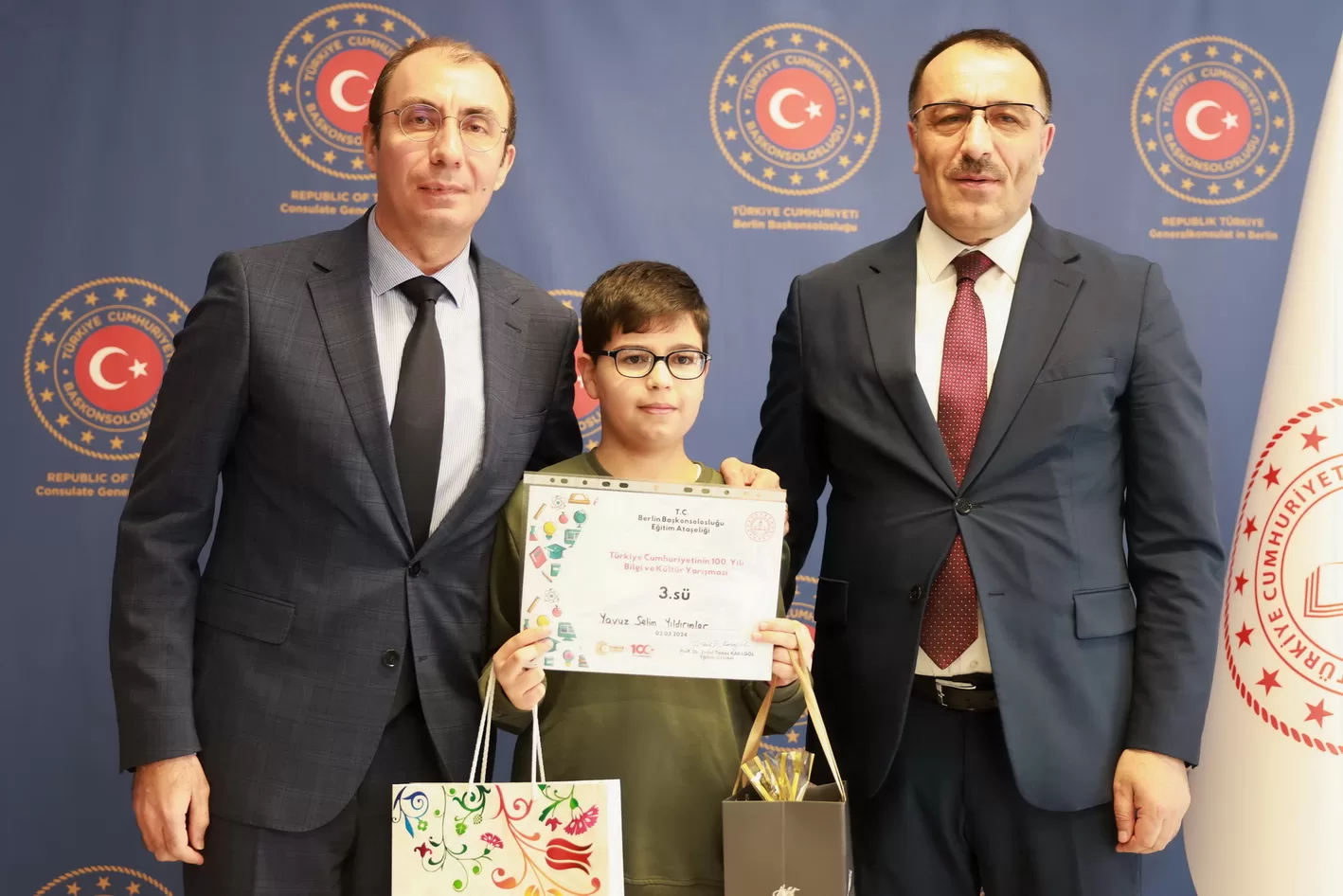 Berlin`de Cumhuriyet`in 100. Yılı Bilgi ve Kültür Yarışması düzenledi