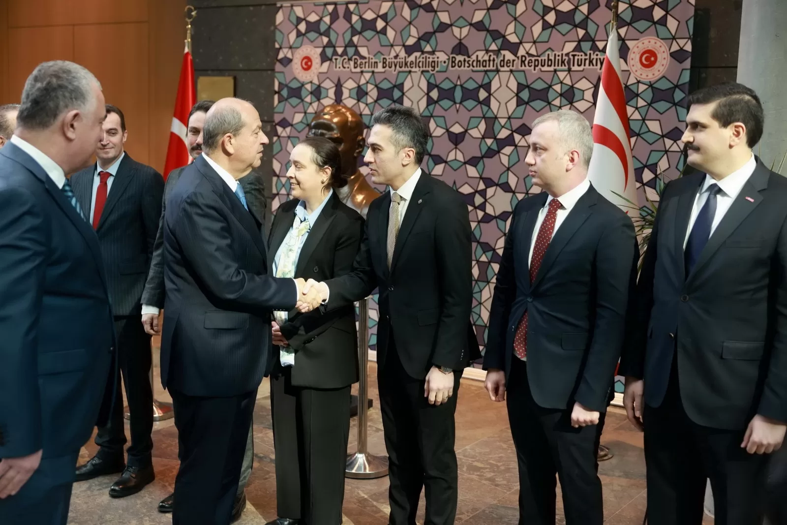 Tatar, Kıbrıs meselesinde eşitlik temelinde iki devletli çözüm istediklerini belirtti