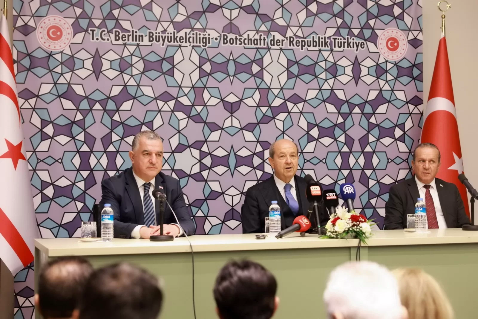 Tatar, Kıbrıs meselesinde eşitlik temelinde iki devletli çözüm istediklerini belirtti