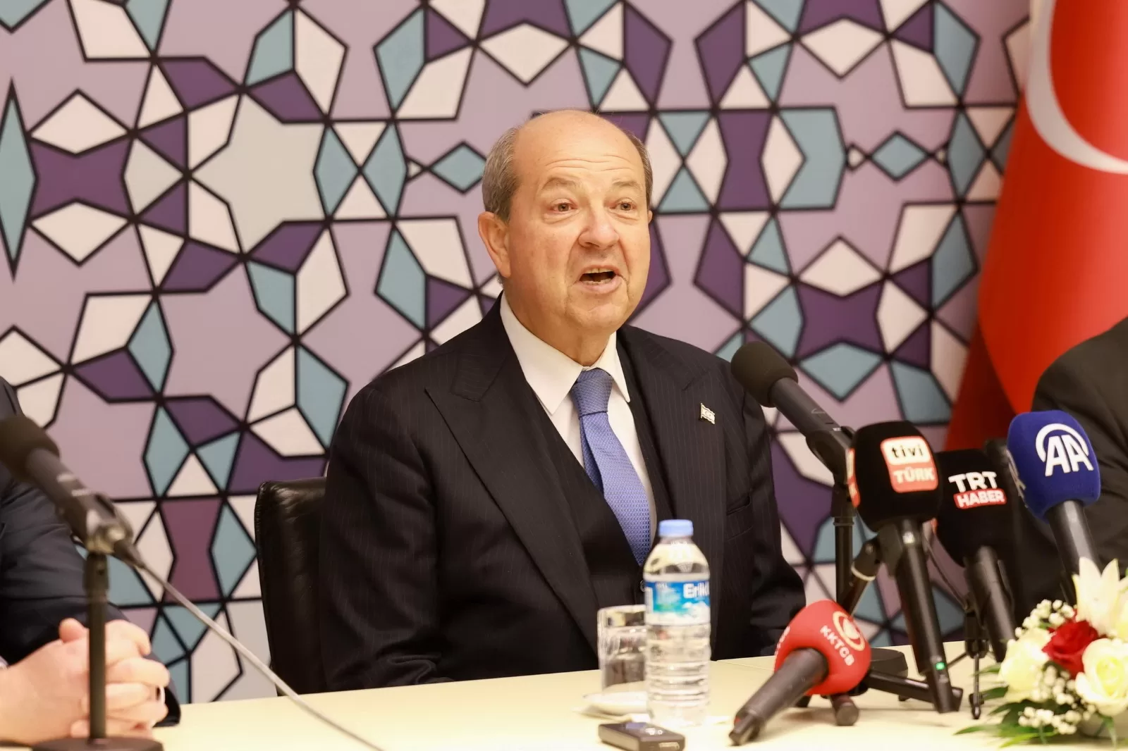Tatar, Kıbrıs meselesinde eşitlik temelinde iki devletli çözüm istediklerini belirtti