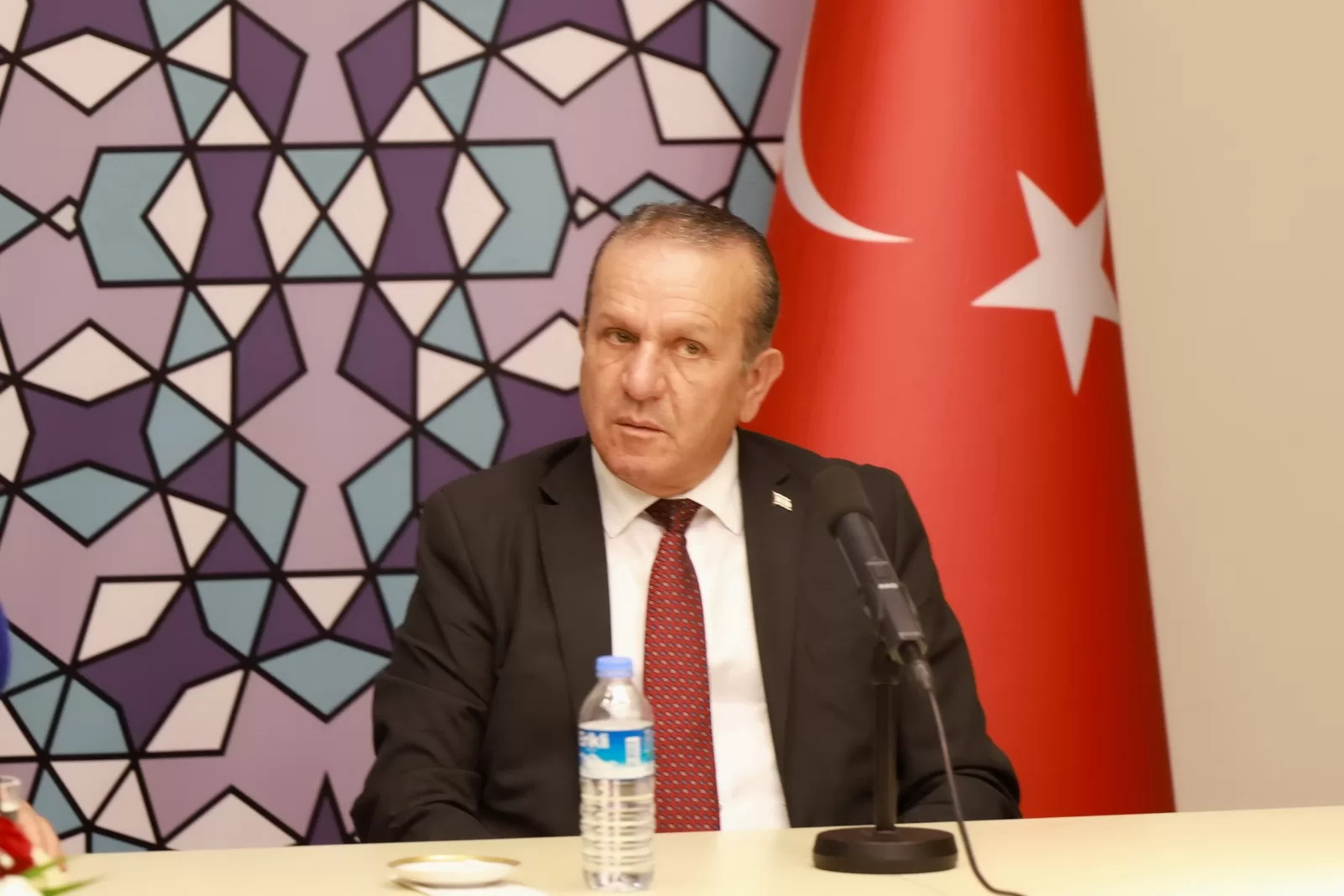Tatar, Kıbrıs meselesinde eşitlik temelinde iki devletli çözüm istediklerini belirtti
