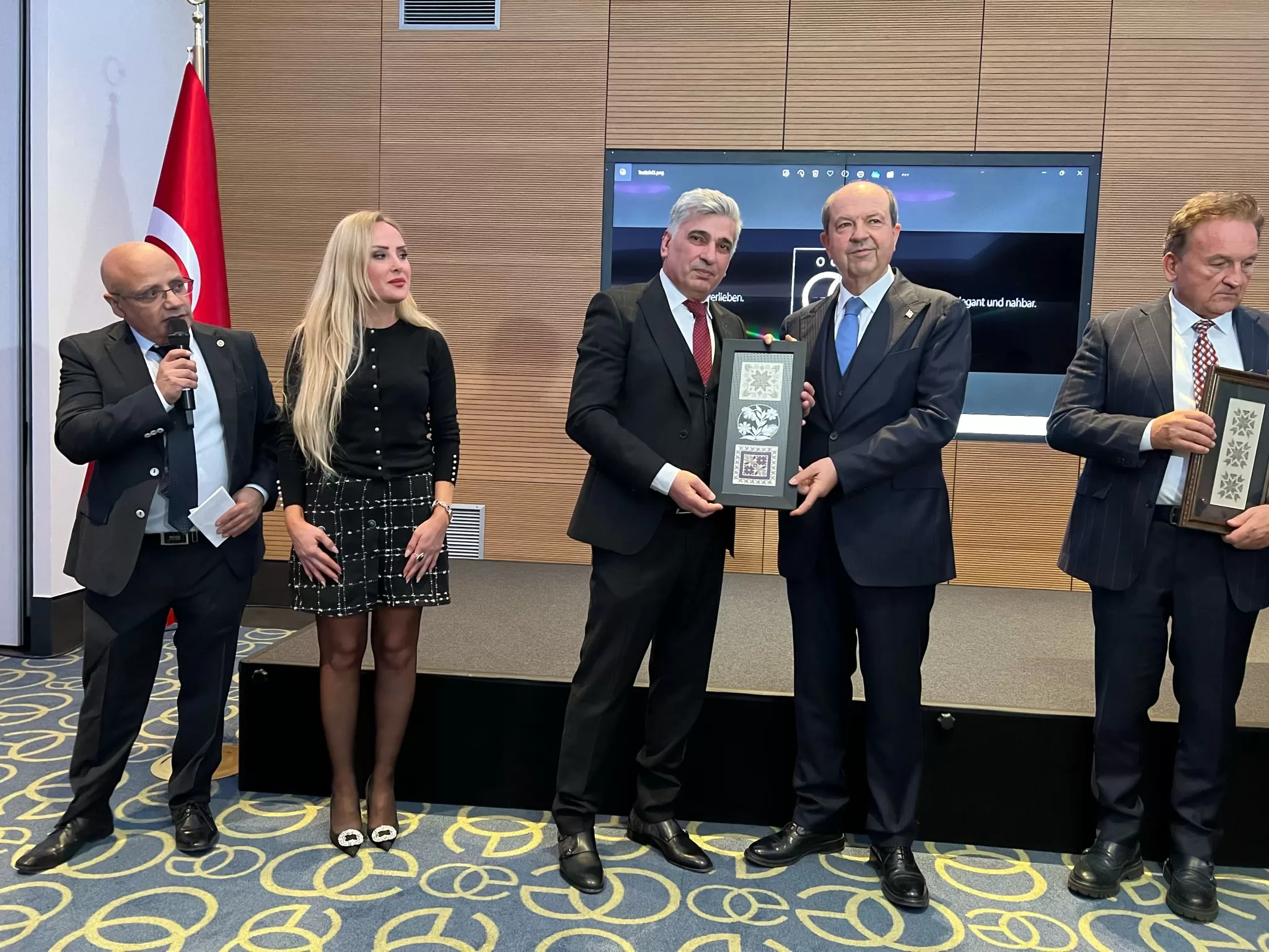 Tatar, Berlin’de Türk-Alman iş insanlarını Kıbrıs’a yatırıma çağırdı