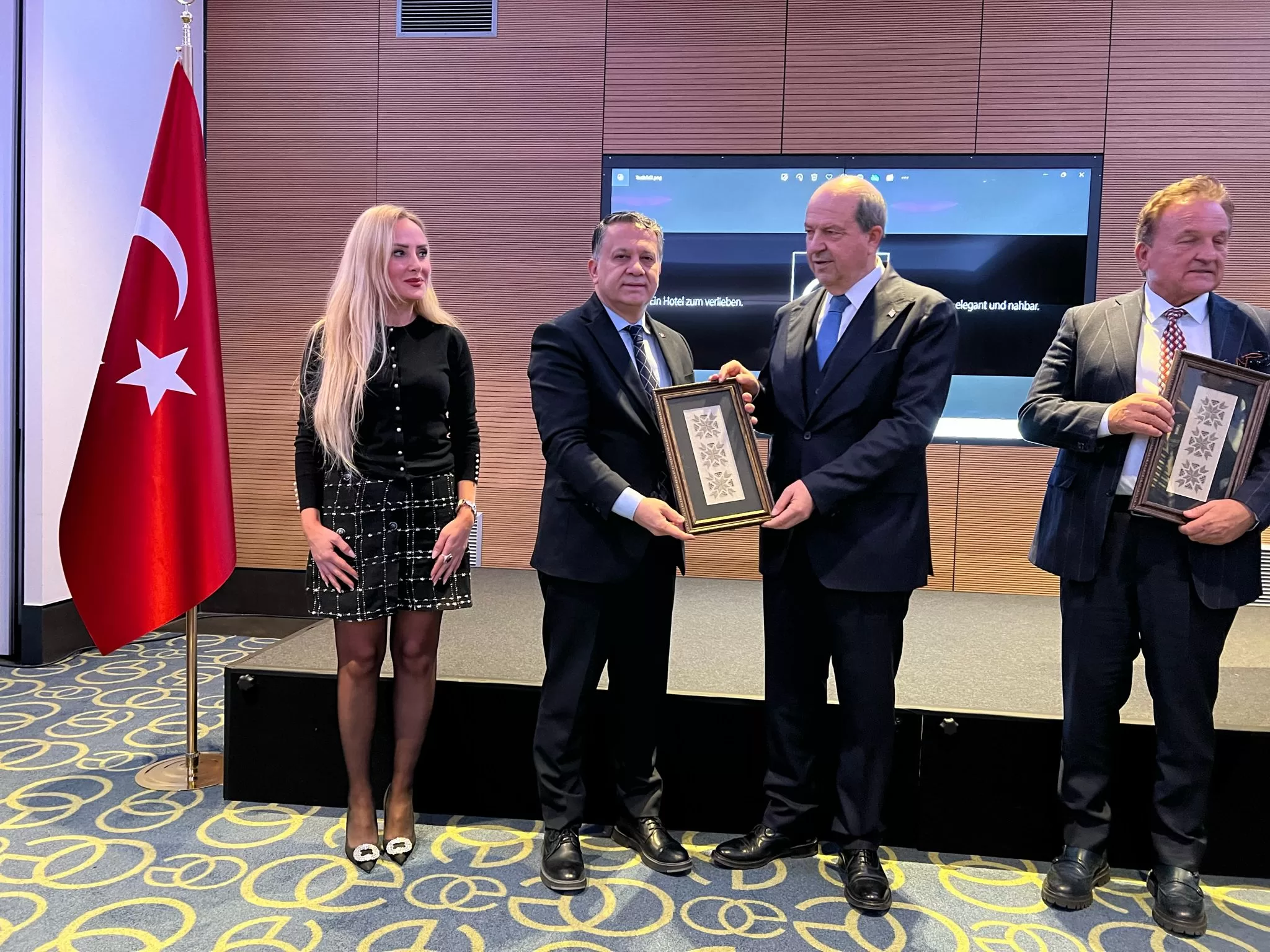 Tatar, Berlin’de Türk-Alman iş insanlarını Kıbrıs’a yatırıma çağırdı