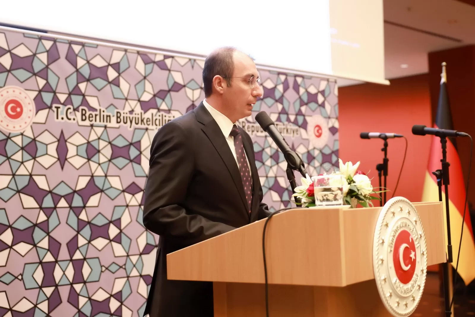 Berlin Başkonsolosluğu ’08 Mart Dünya Kadınlar Günü‘ etkinliği düzenledi