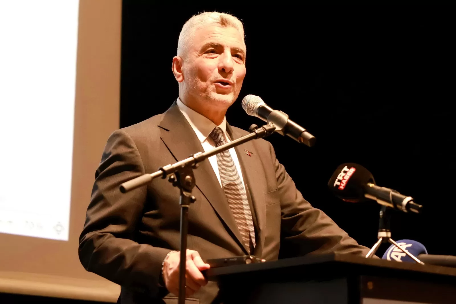 Ticaret Bakanı Bolat, MÜSİAD Berlin'in iftar programında konuştu