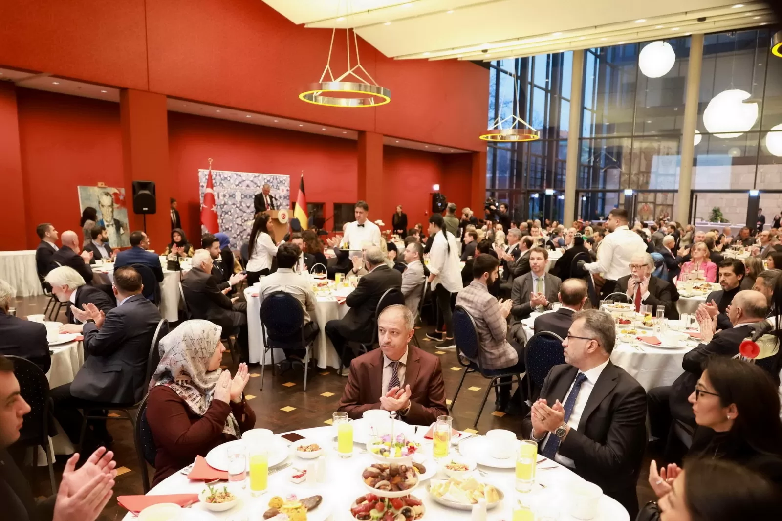 Berlin Büyükelçiliği, Almanya'daki Türk toplumu temsilcilerine iftar verdi