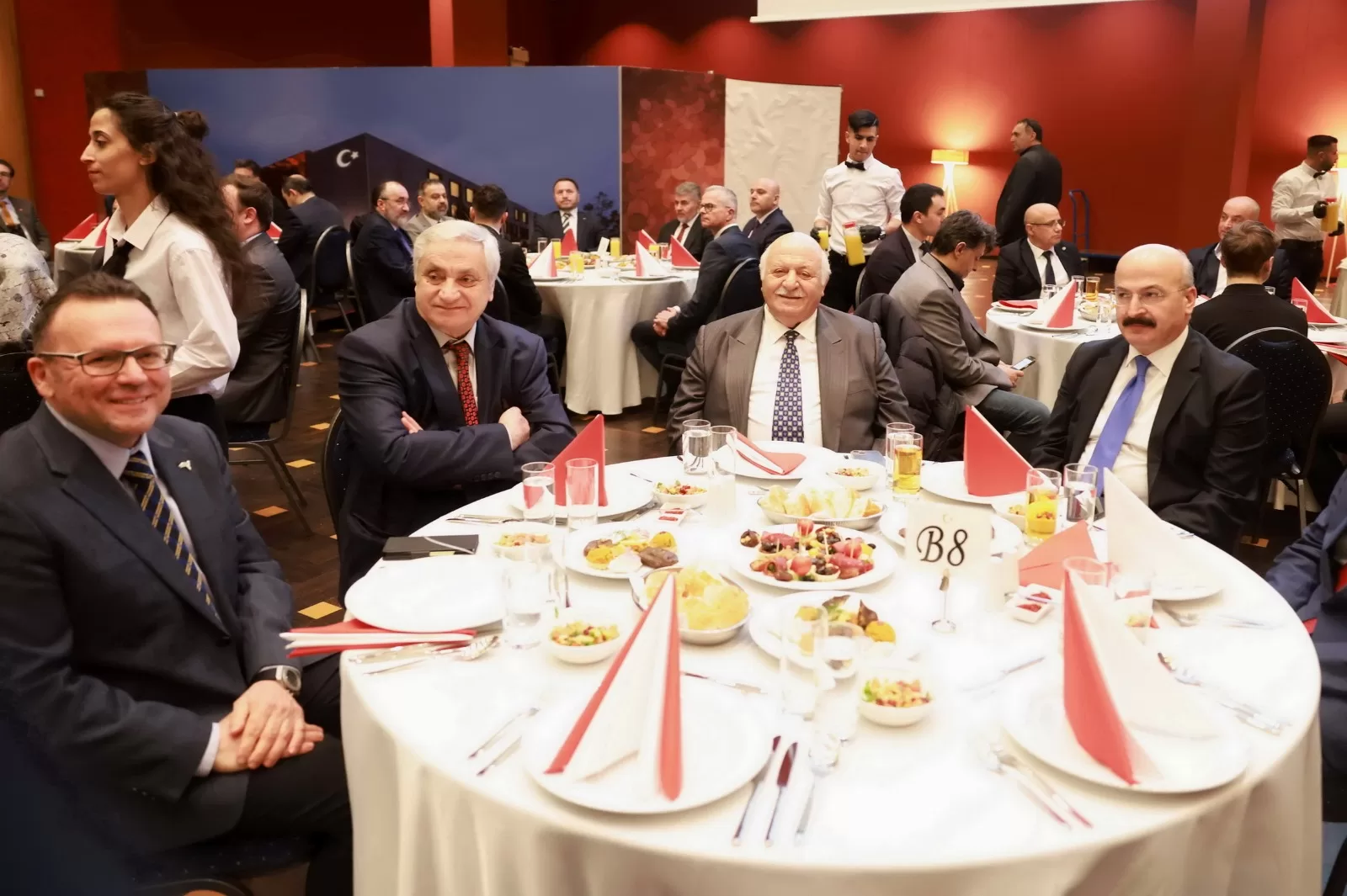 Berlin Büyükelçiliği, Almanya'daki Türk toplumu temsilcilerine iftar verdi