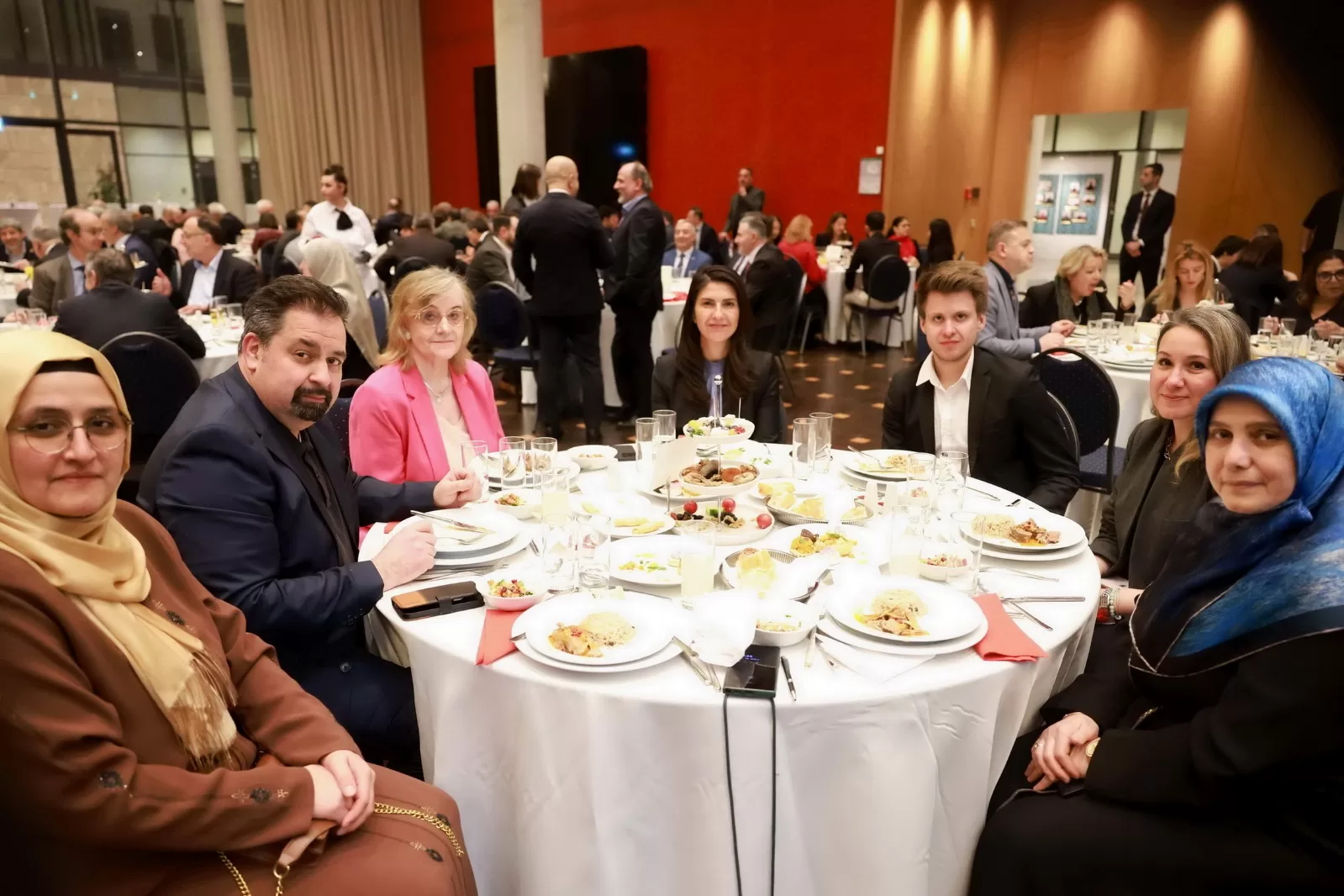 Berlin Büyükelçiliği, Almanya'daki Türk toplumu temsilcilerine iftar verdi