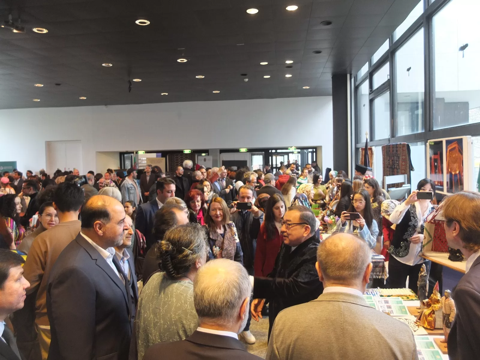 Berlin`de 10 Büyükelçiliğin katılımı ile Nevruz kutlandı