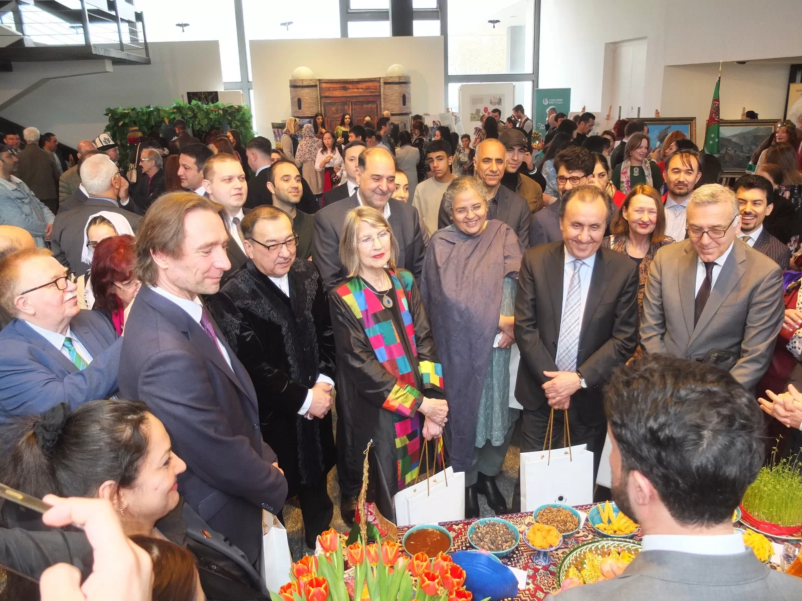 Berlin`de 10 Büyükelçiliğin katılımı ile Nevruz kutlandı