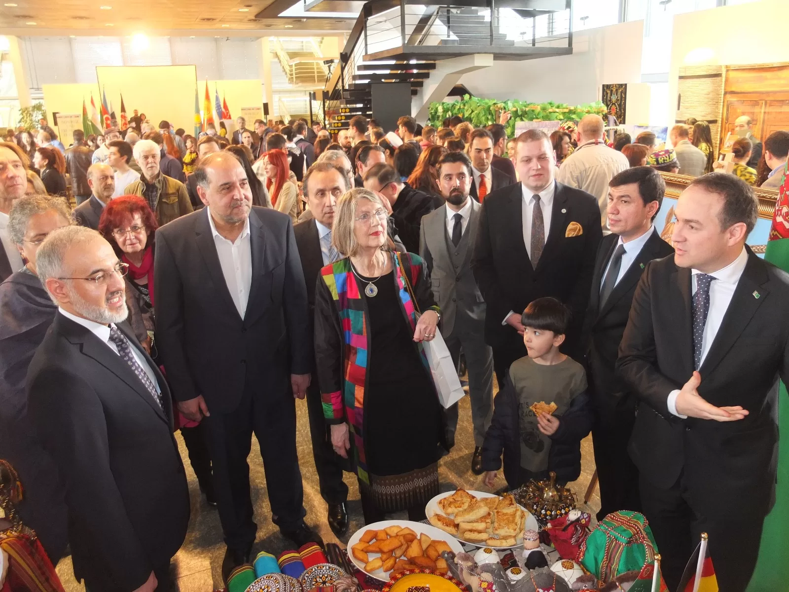 Berlin`de 10 Büyükelçiliğin katılımı ile Nevruz kutlandı