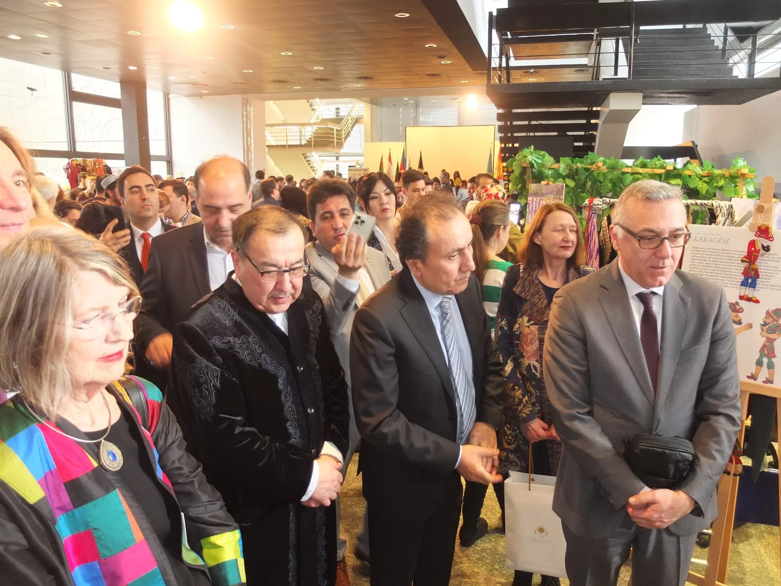 Berlin`de 10 Büyükelçiliğin katılımı ile Nevruz kutlandı