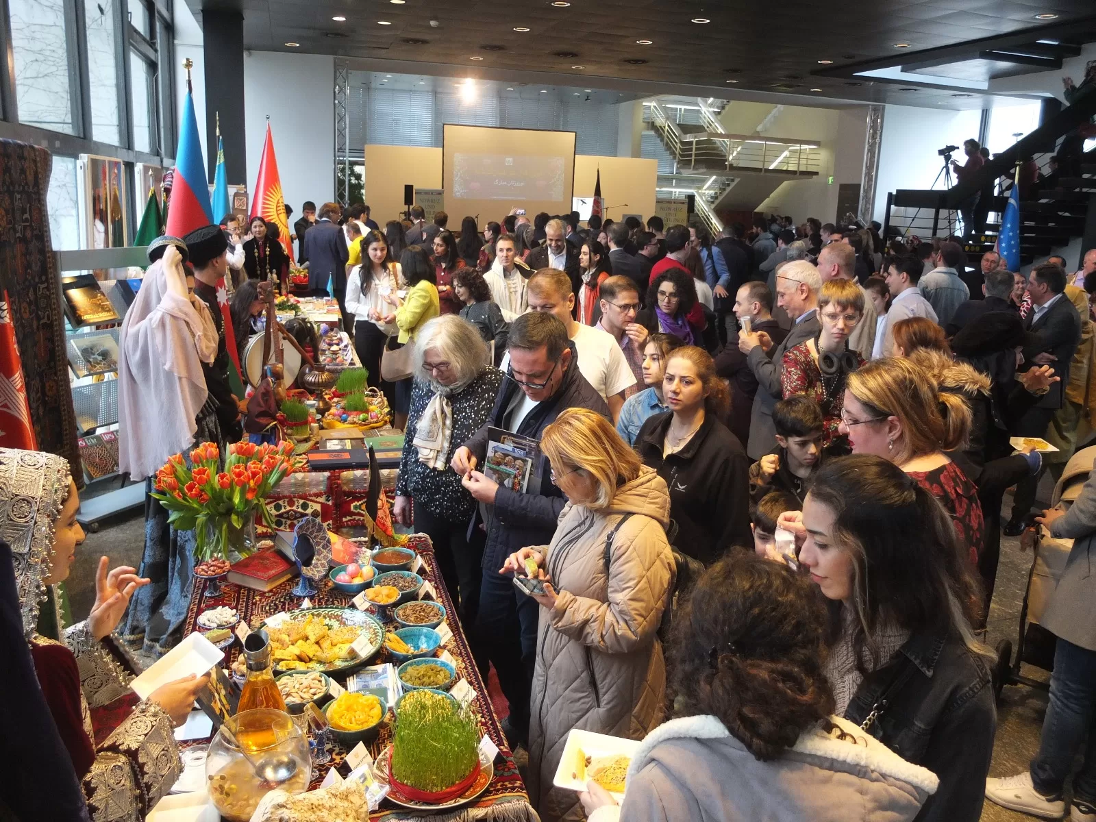 Berlin`de 10 Büyükelçiliğin katılımı ile Nevruz kutlandı