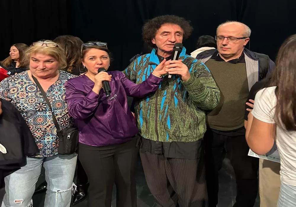 Brüksel tiyatroya doydu