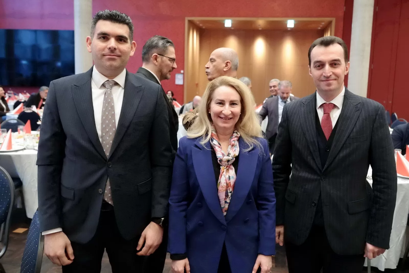 Berlin Başkonsolosu İlker Okan Şanlı İftar Yemeği verdi