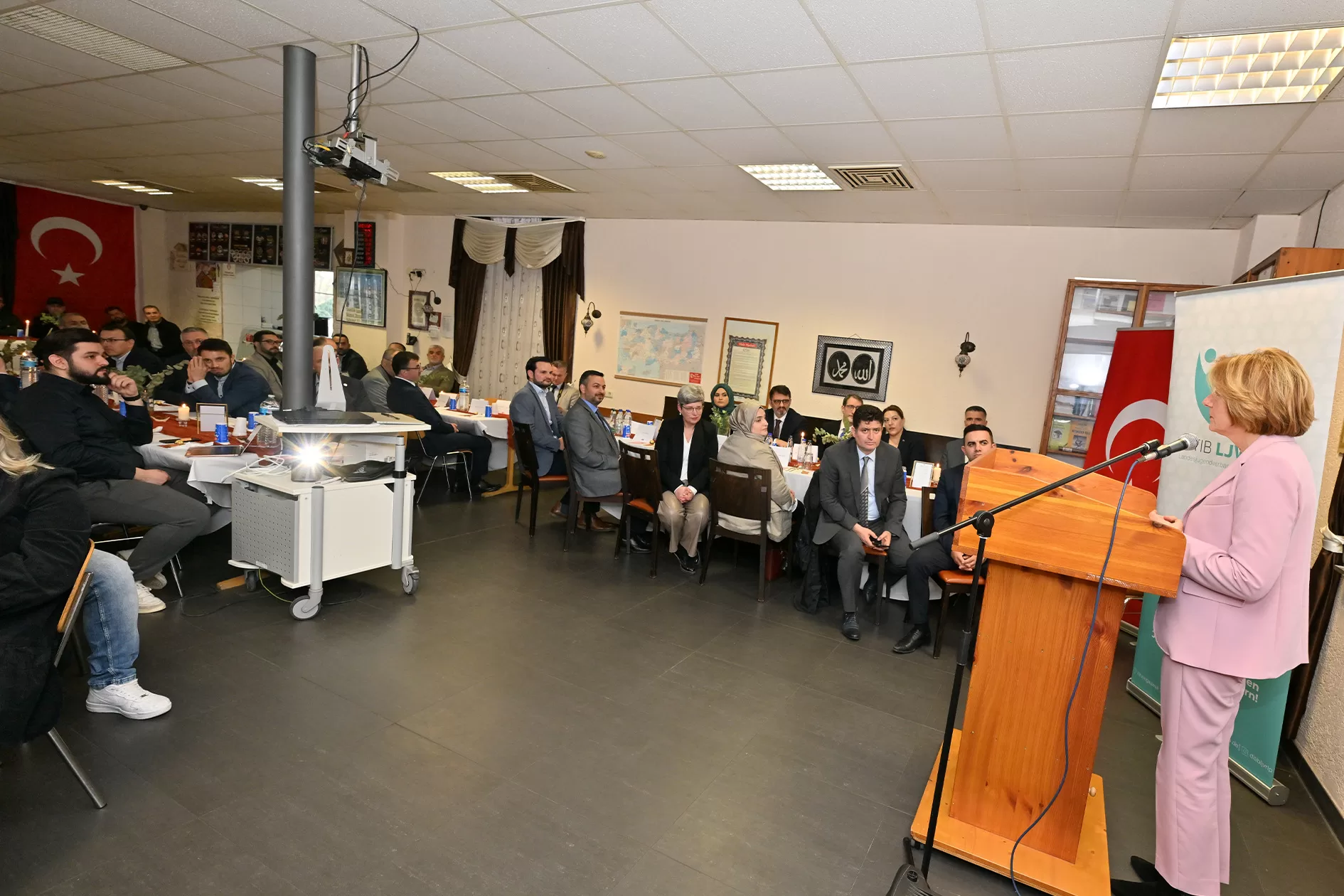 Rheinland-Pfalz Eyalet Başbakanı Dreyer, DİTİB iftar sofrasına katıldı