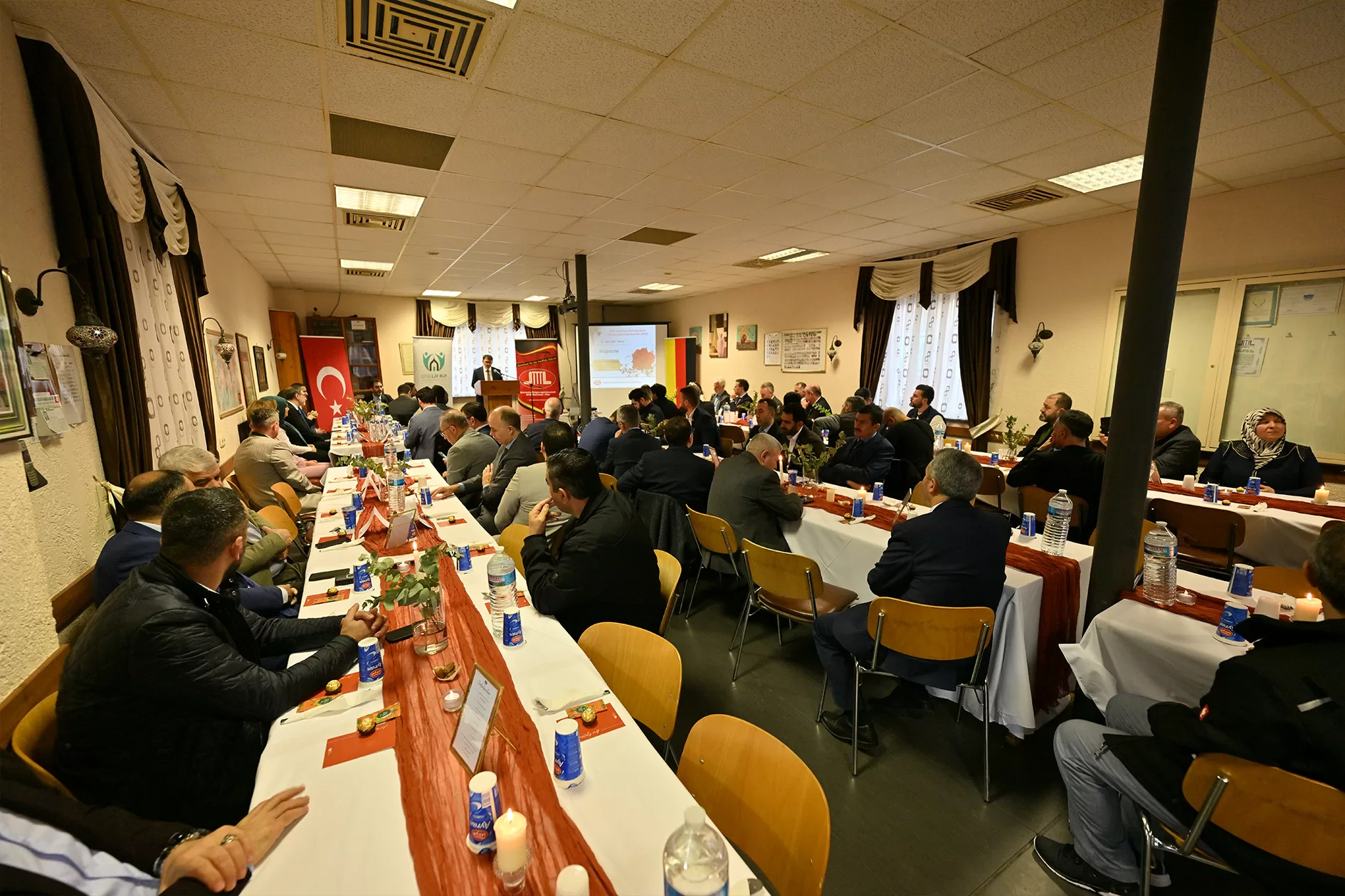 Rheinland-Pfalz Eyalet Başbakanı Dreyer, DİTİB iftar sofrasına katıldı