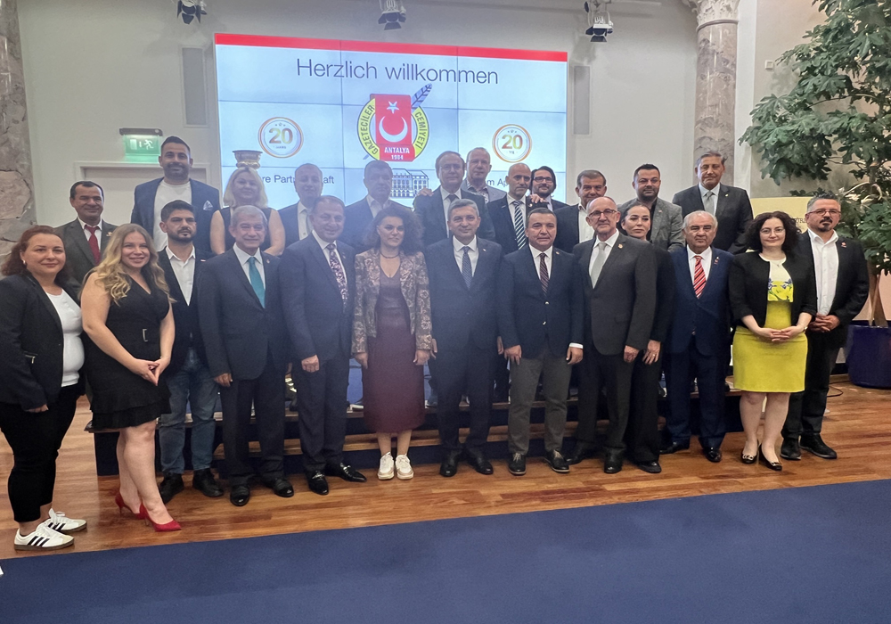Kardeş gazeteciler 20.yılını kutladı